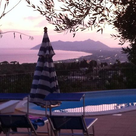 Villa "Ai Galli" แตร์ราชินา ภายนอก รูปภาพ