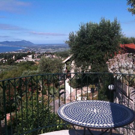 Villa "Ai Galli" แตร์ราชินา ภายนอก รูปภาพ