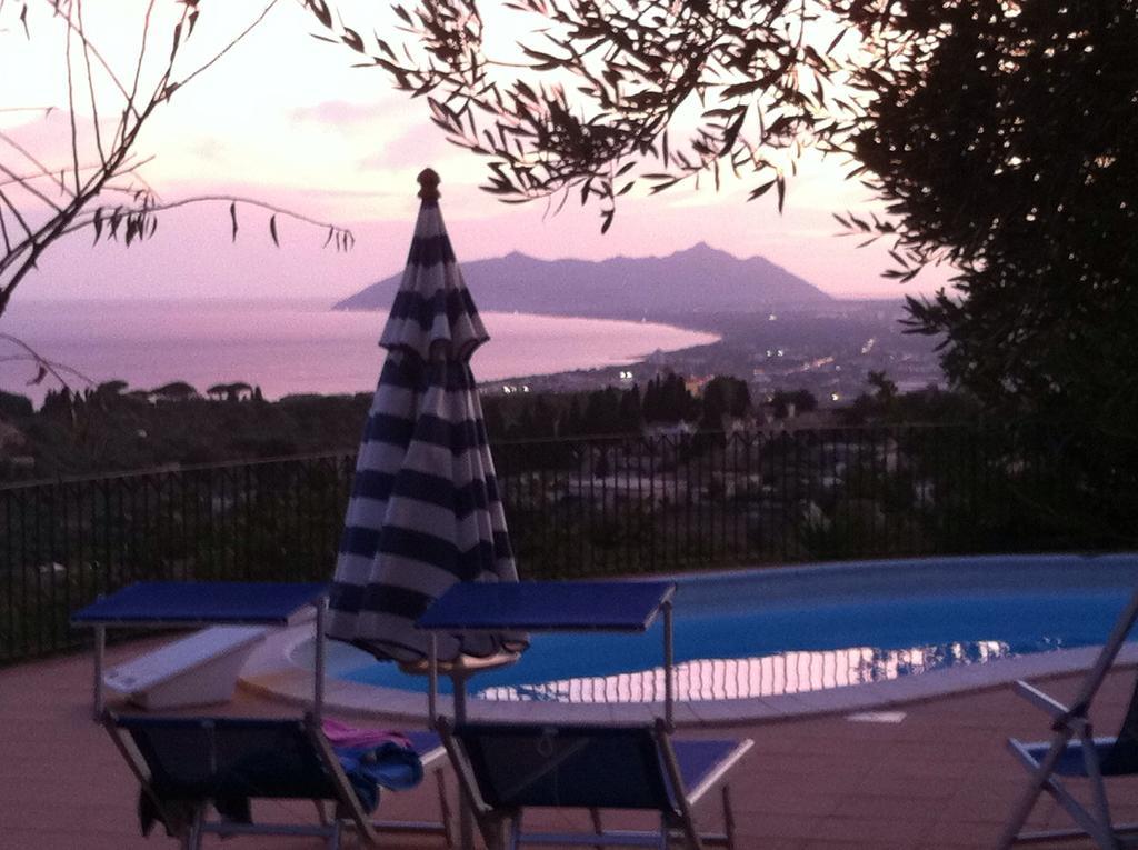 Villa "Ai Galli" แตร์ราชินา ภายนอก รูปภาพ