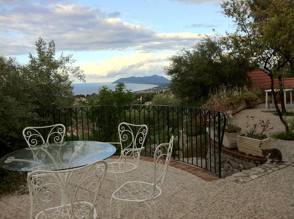 Villa "Ai Galli" แตร์ราชินา ภายนอก รูปภาพ