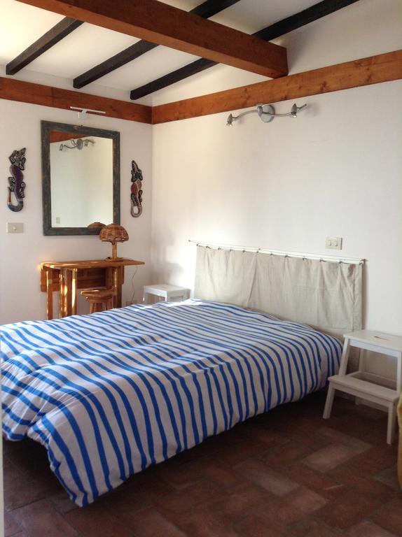 Villa "Ai Galli" แตร์ราชินา ภายนอก รูปภาพ