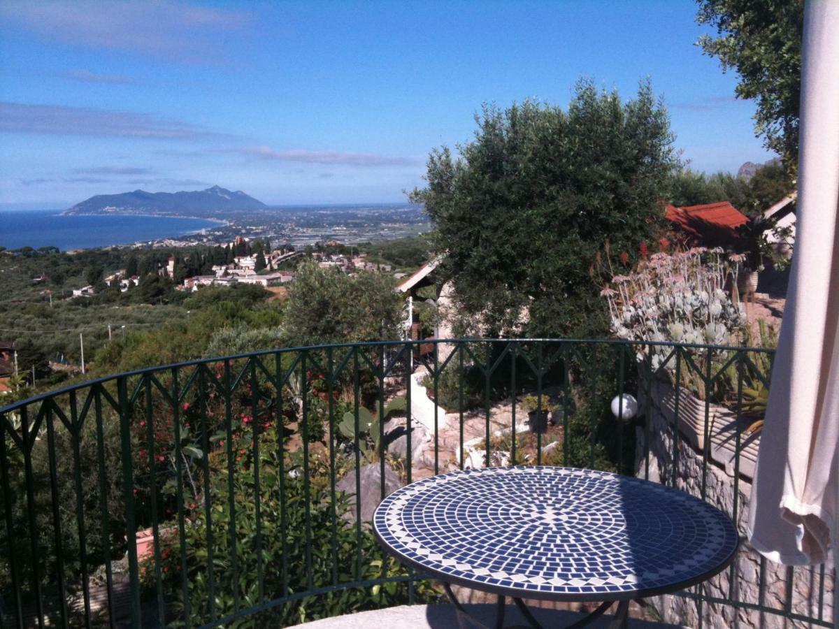 Villa "Ai Galli" แตร์ราชินา ภายนอก รูปภาพ